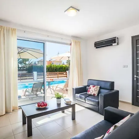 Вилла In Sleeps 6 Includes Swimming Pool Air Con And Wifi 1 2 Пейя